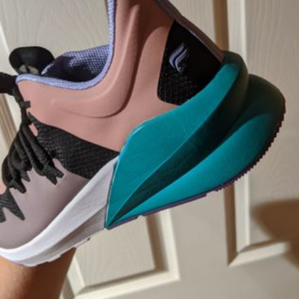 Fabletics sneakers - Picture 2 of 3